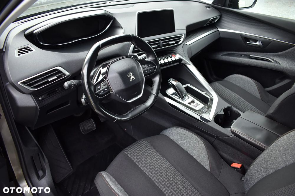 Peugeot 5008 BlueHDi 130 EAT8 Active - 24