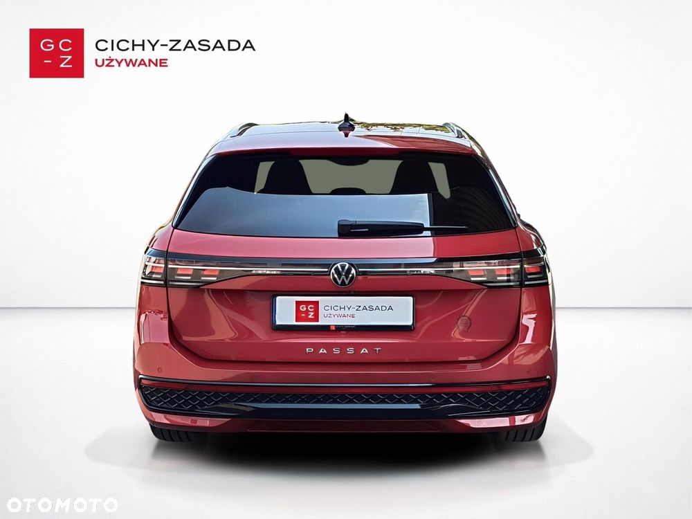 Volkswagen Passat Variant 2.0 TDI SCR R-Line DSG - 4