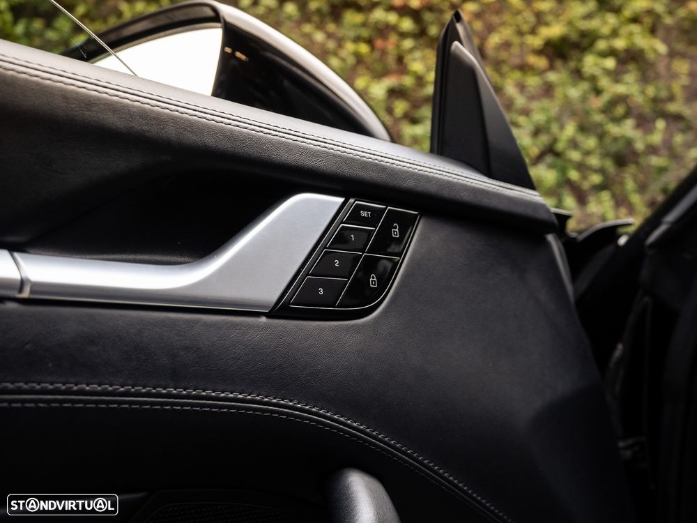 Porsche 911 (992) Turbo S PDK - 35