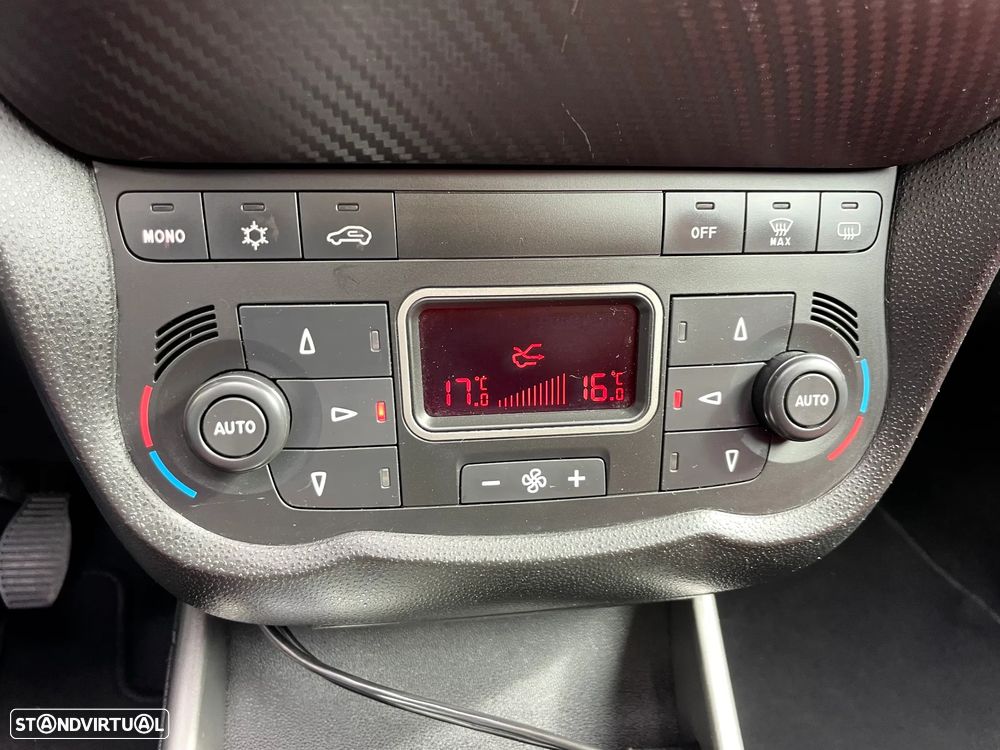 Alfa Romeo MiTo 1.3 JTD Distinctive S&S - 18