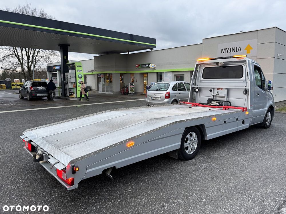 Mercedes-Benz Sprinter - 10