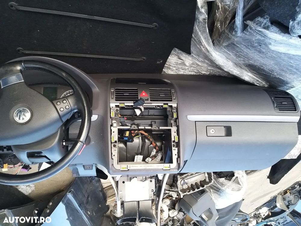 Plansa De Bord cu Airbag pentru Volkswagen Touran an 2007 - 1