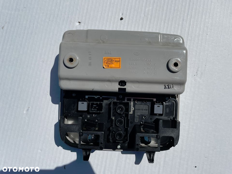 KIA MAGENTIS II LAMPKA WEWNĘTRZNA PODSUFITKI 92800-2GXXX - 2