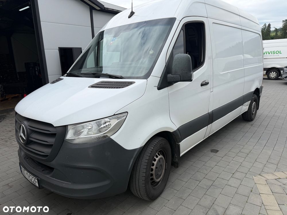 Mercedes-Benz Sprinter - 2