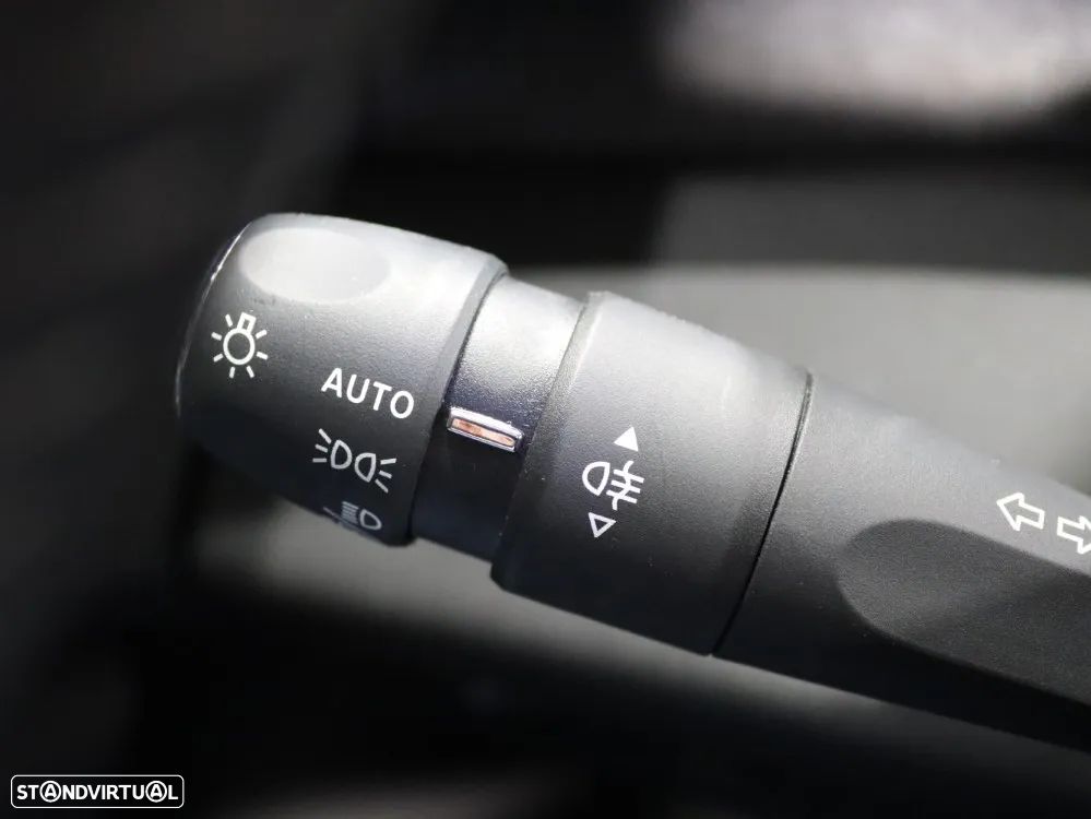 Peugeot 408 1.2 PureTech Allure Pack EAT8 - 29