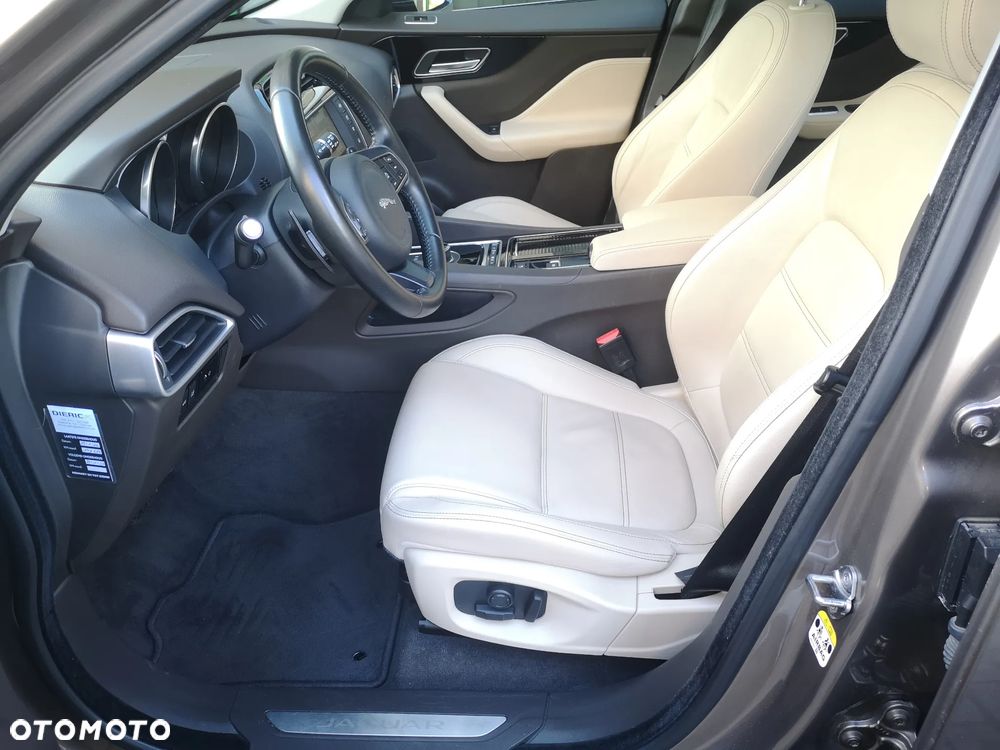 Jaguar F-Pace 20d AWD Prestige - 24