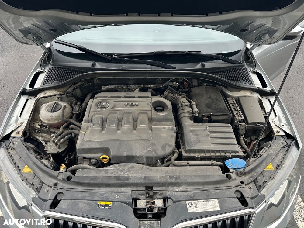 Skoda Octavia 2.0 TDI DSG Style - 25