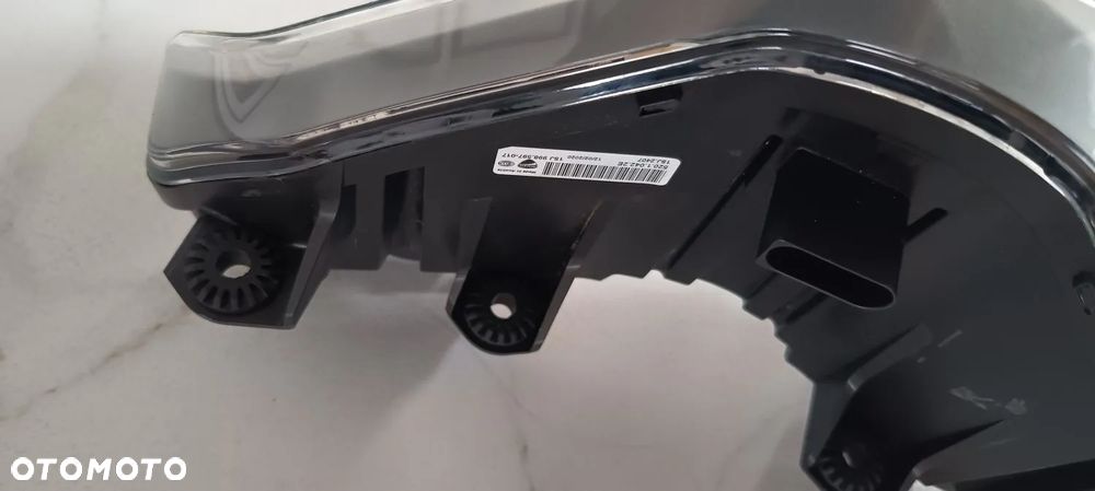 DUCATI PANIGALE V4 REFLEKTOR LAMPA PRZÓD LED - 23