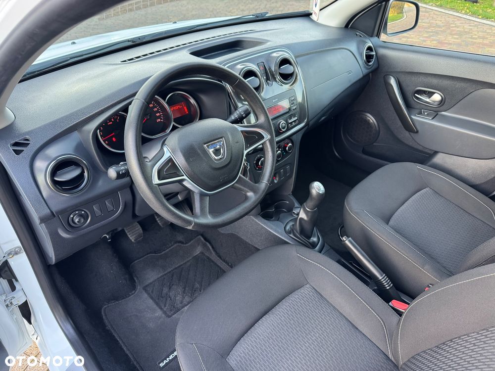 Dacia Sandero - 32
