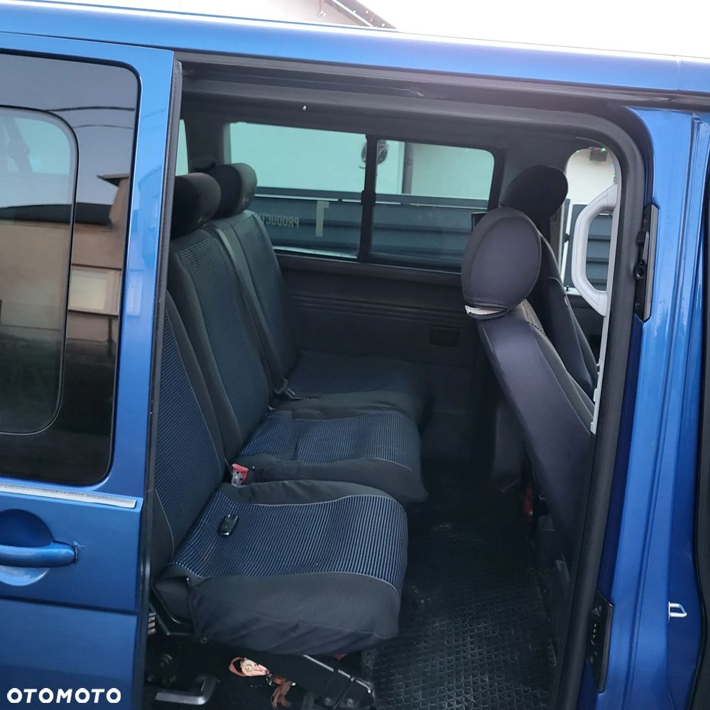 Volkswagen Caravelle - 7