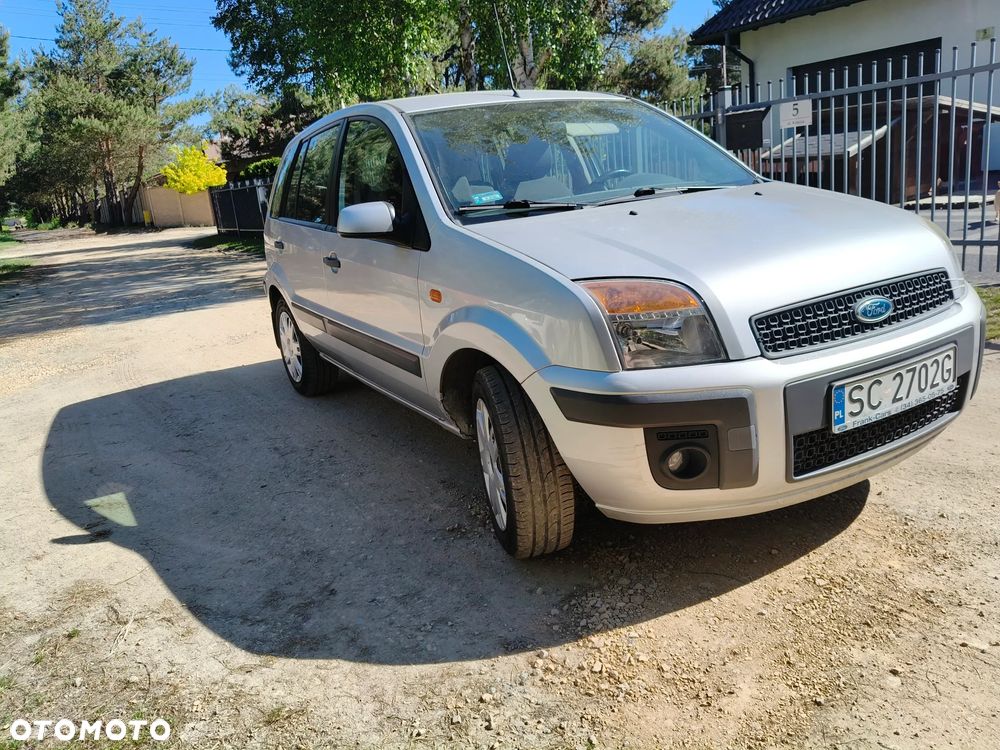 Ford Fusion - 1