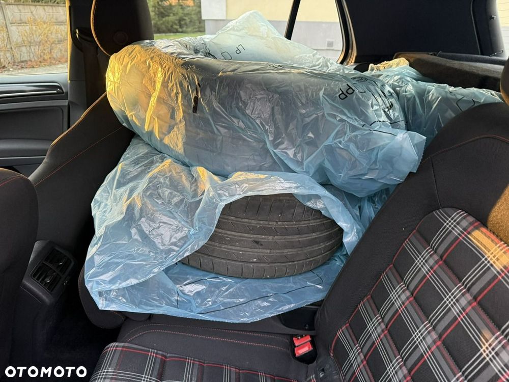 Volkswagen Golf 2.0 TSI BMT GTI Performance DSG - 27