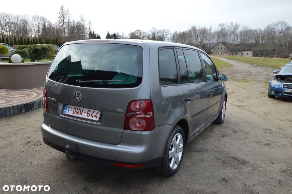Volkswagen Touran 1.9 TDI Highline - 16
