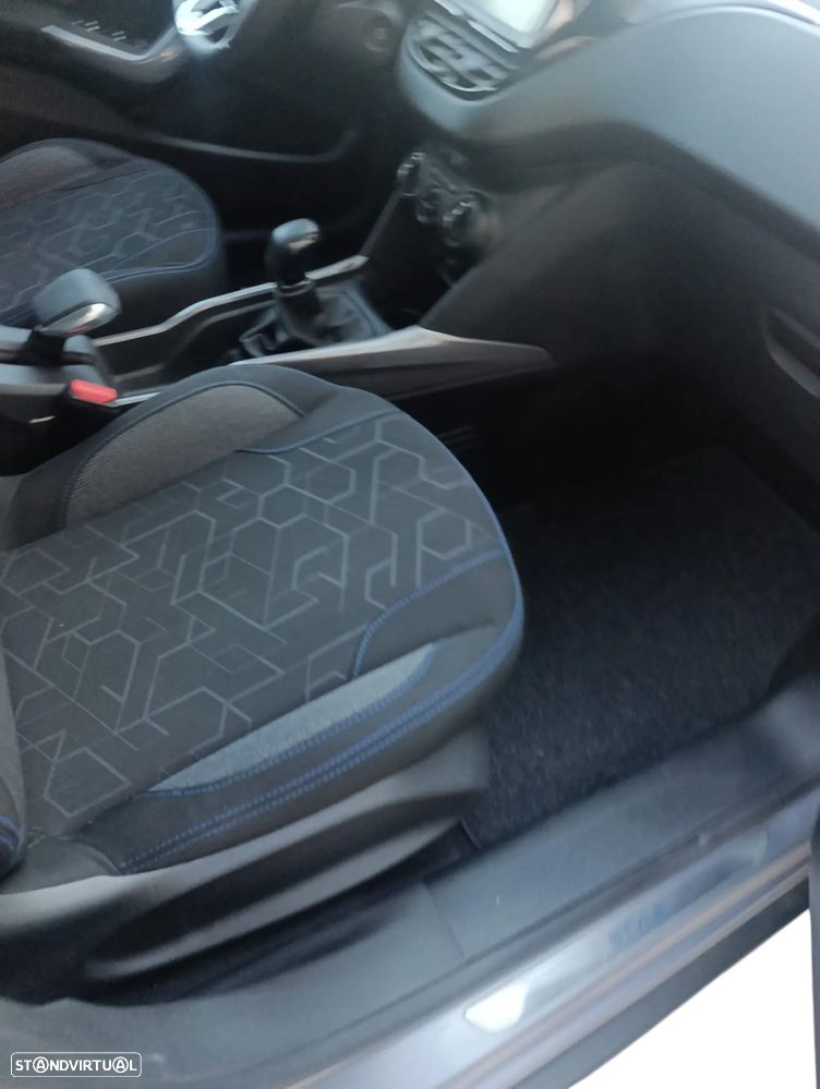 Peugeot 2008 1.2 PureTech Style - 12