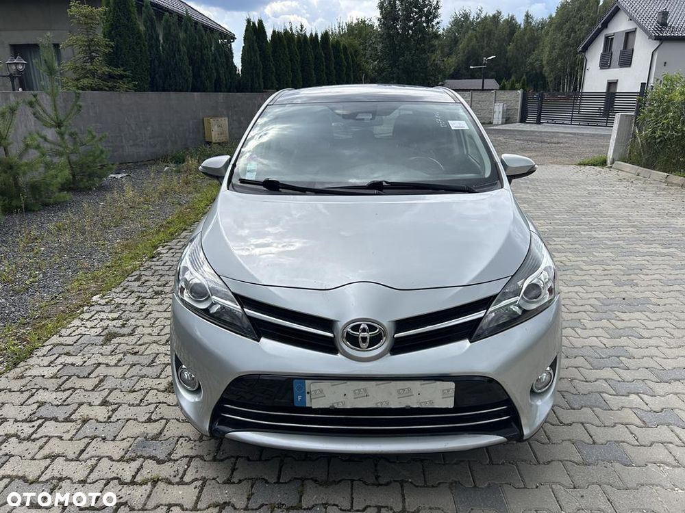 Toyota Verso 1.6 Premium - 2