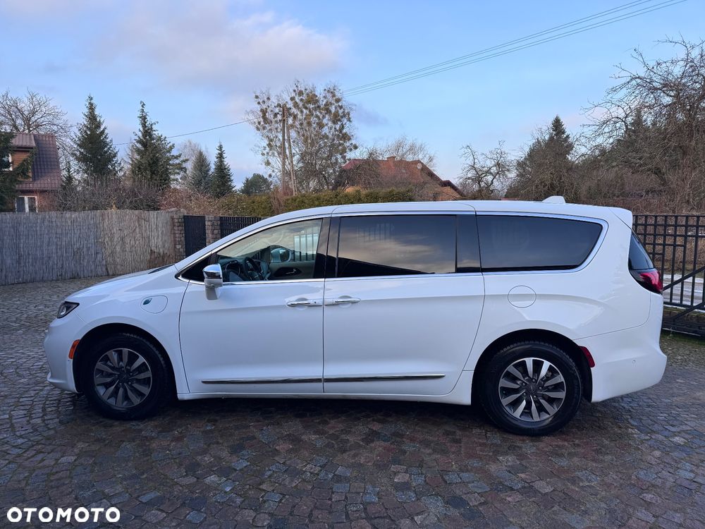 Chrysler Pacifica - 10