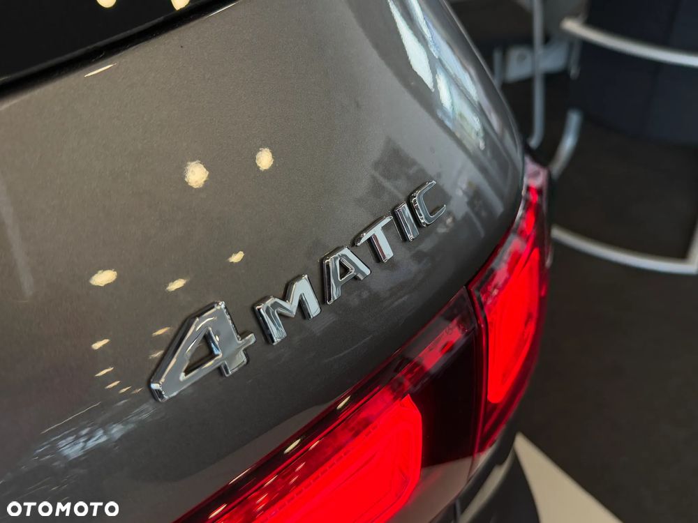 Mercedes-Benz GLB 250 4-Matic AMG Line 8G-DCT - 14