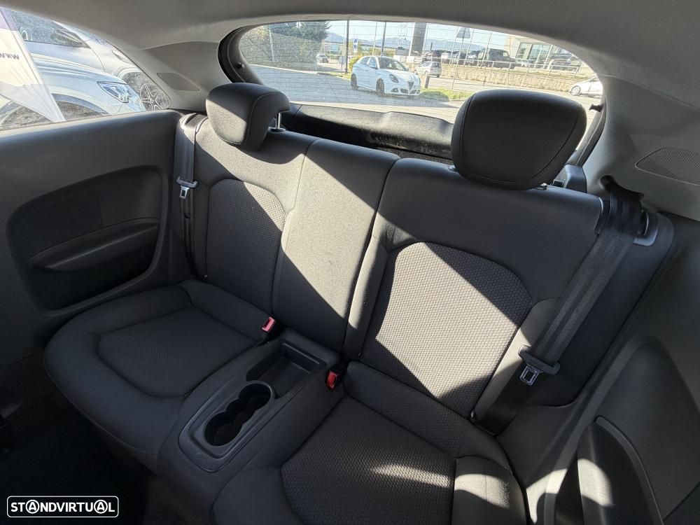 Audi A1 1.6 TDI Ambition - 11