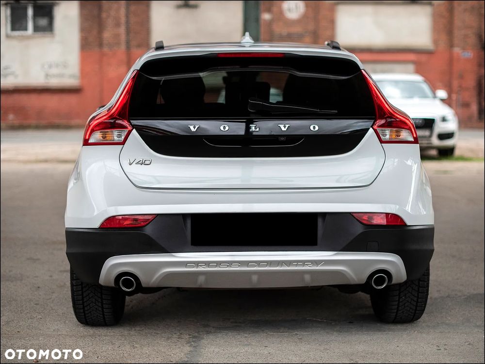 Volvo V40 Cross Country - 8