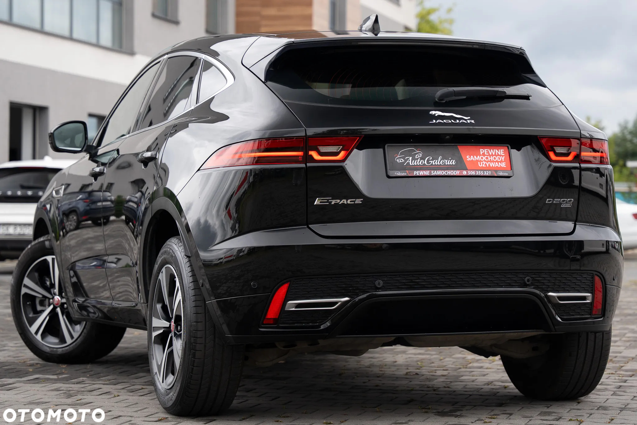 Jaguar E-Pace D200 AWD R-Dynamic - 11