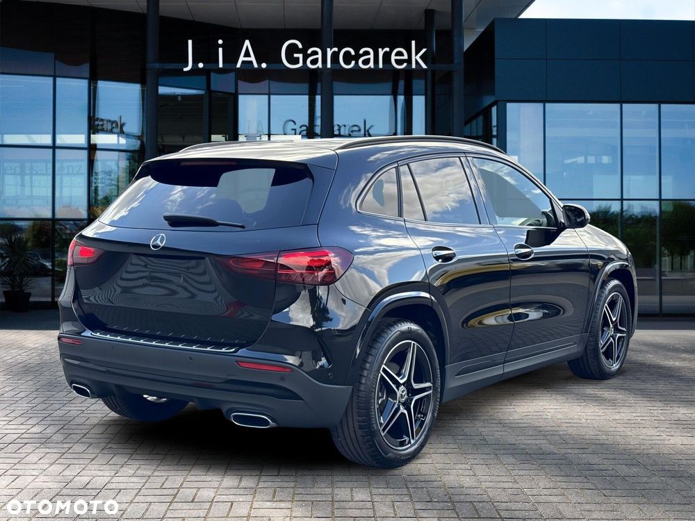Mercedes-Benz GLA - 6