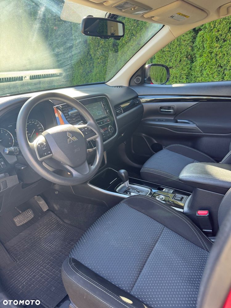 Mitsubishi Outlander - 5