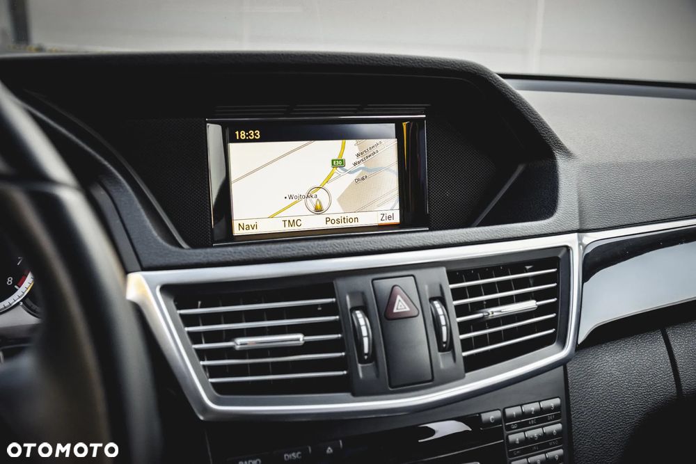 Mercedes-Benz Klasa E 200 CGI BlueEFFICIENCY 7G-TRONIC Avantgarde - 40