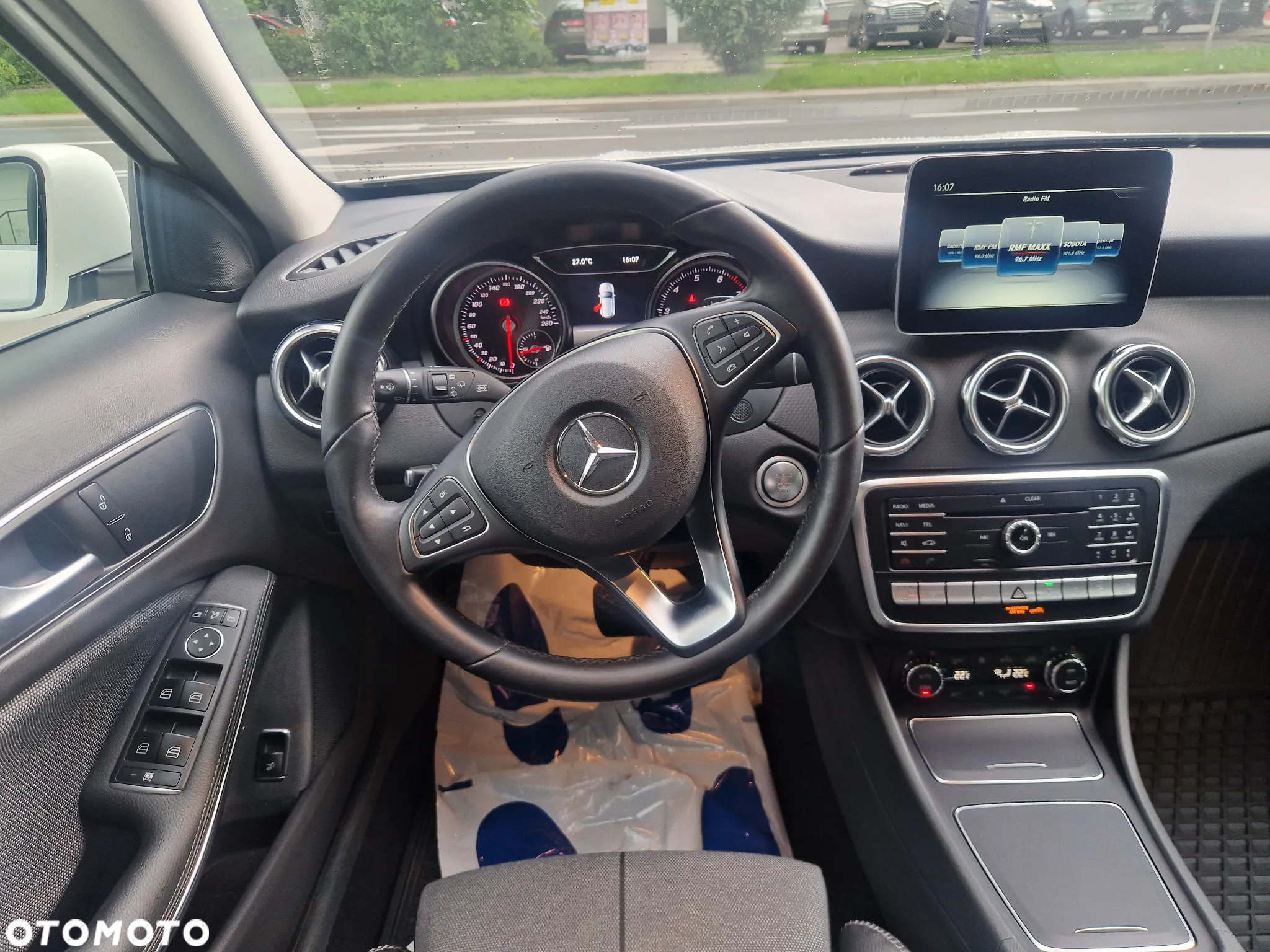 Mercedes-Benz GLA 220 4-Matic Style - 11
