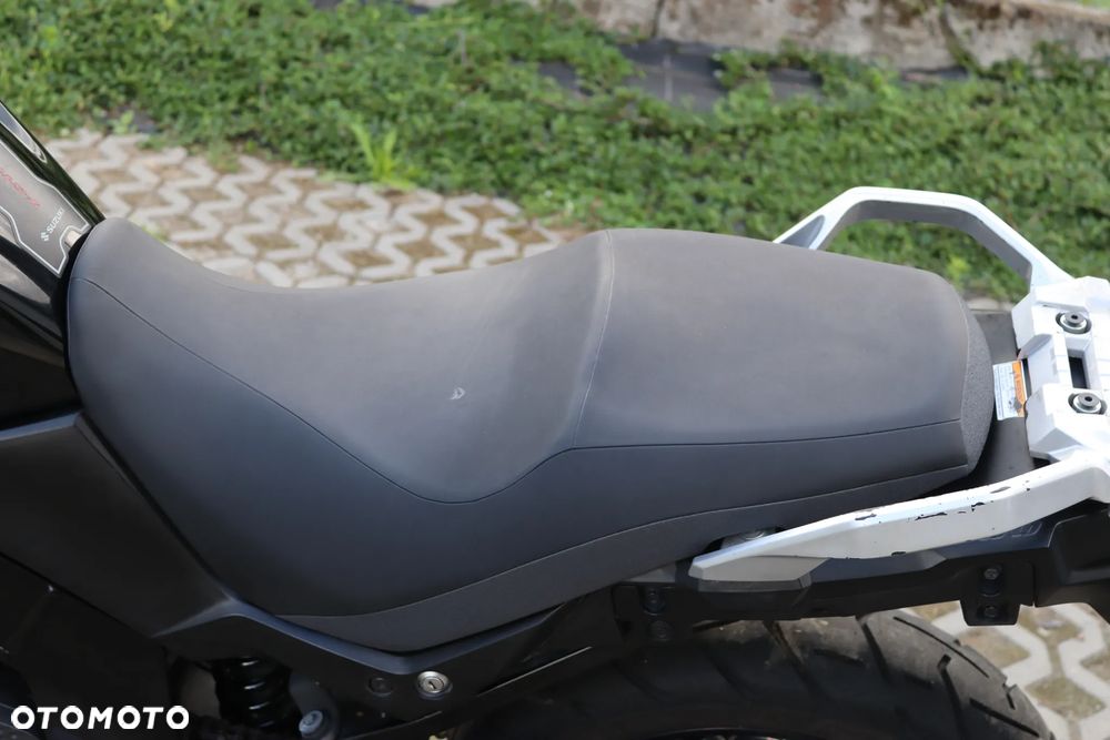 Suzuki V-STROM - 12