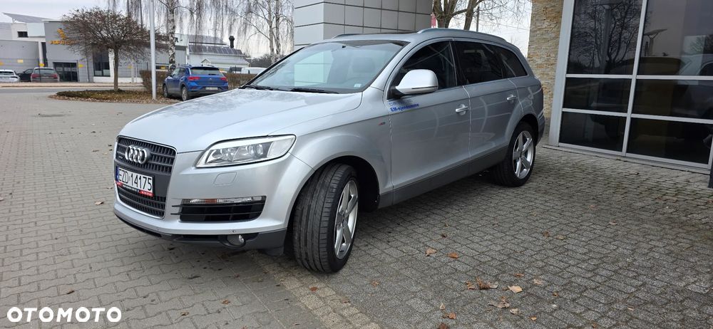 Audi Q7 - 1
