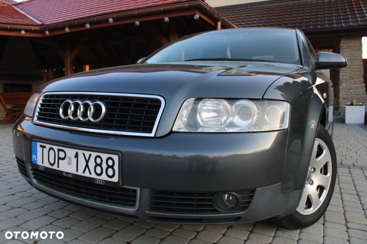 Audi A4 Limousine - 1