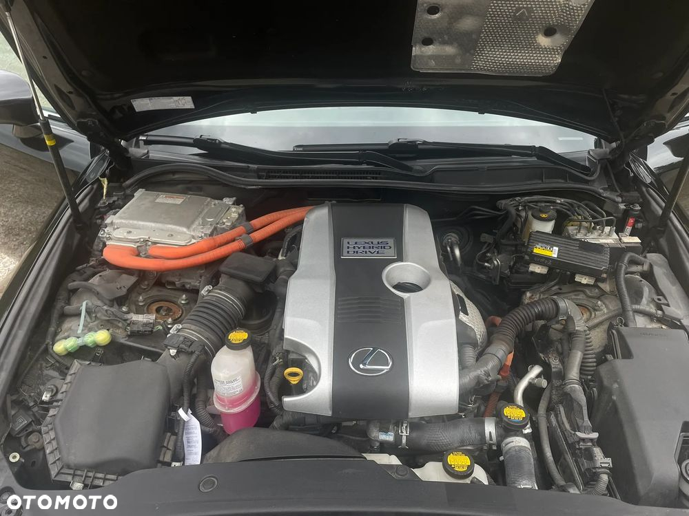 Lexus IS 300h Executive Line - 14