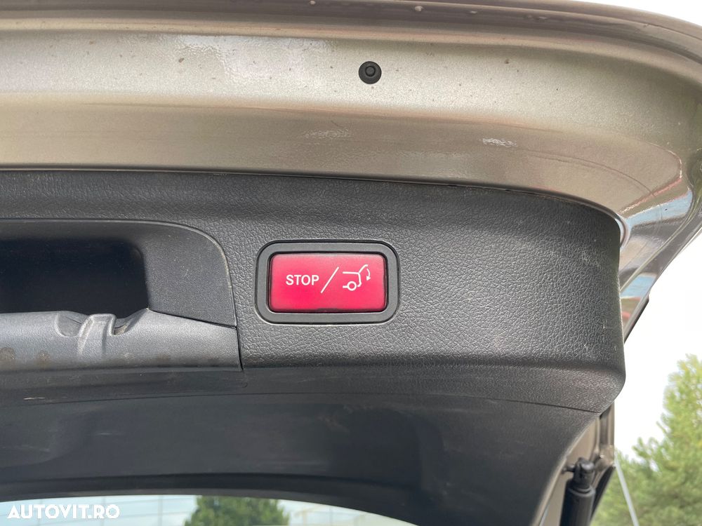 Mercedes-Benz GLE 300 d 4MATIC - 13