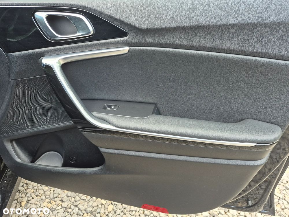 Kia Ceed 1.4 T-GDI OPF Vision - 11