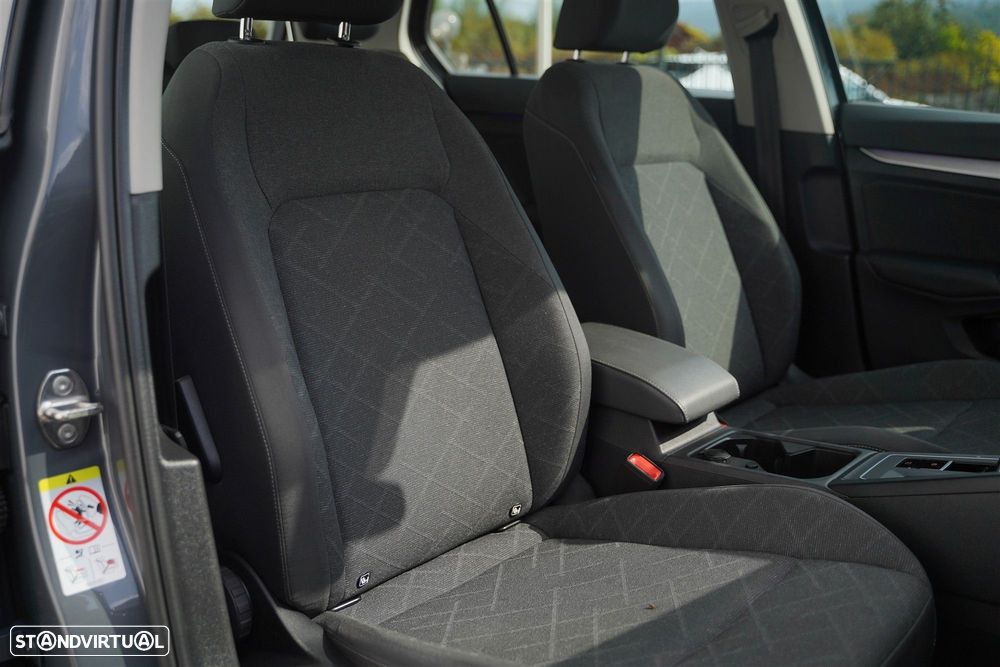 VW Golf 2.0 TDI Life DSG - 29