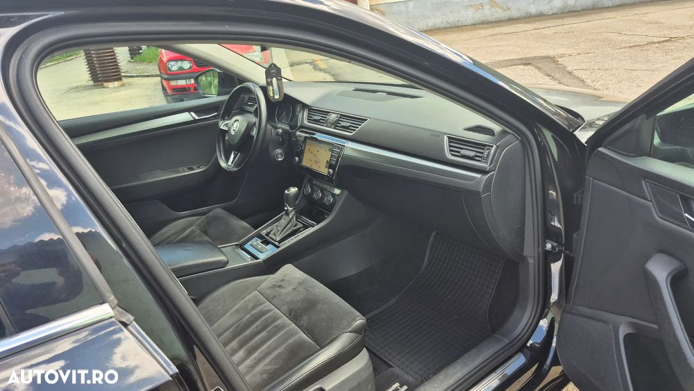 Skoda Superb 2.0 TDI DSG Sportline - 10