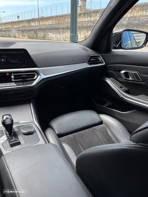 BMW 320 d Pack Desportivo M Auto - 15