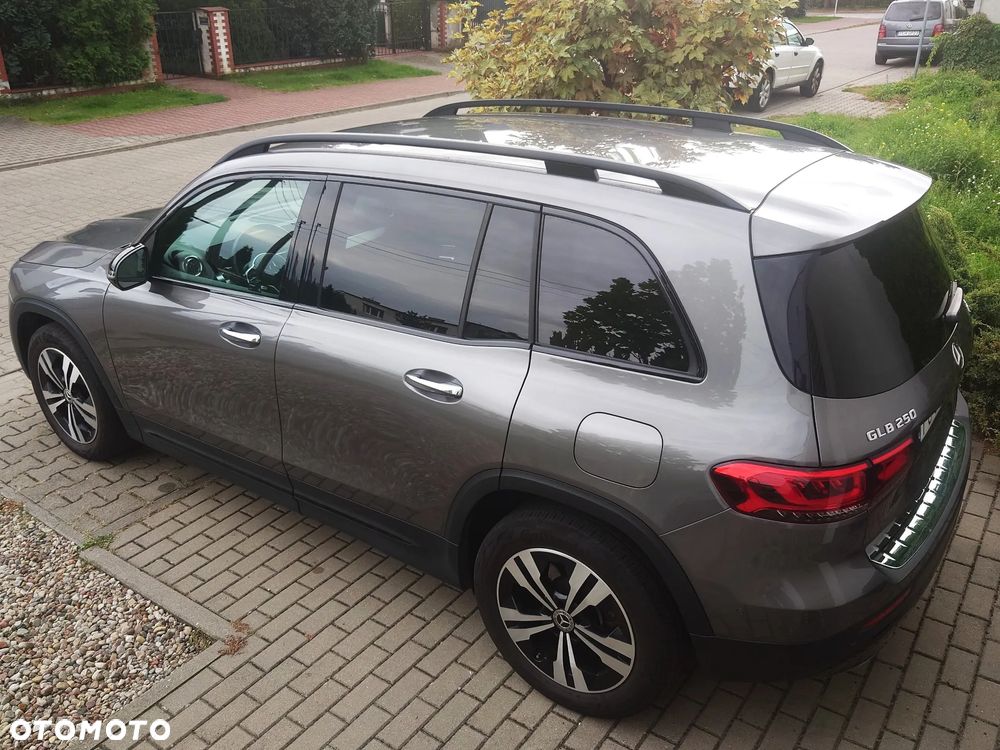 Mercedes-Benz GLB 250 4-Matic Progressive 8G-DCT - 7