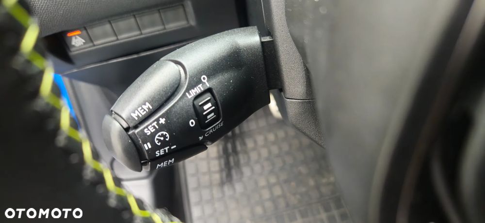 Peugeot 208 Elektromotor 136 GT - 16