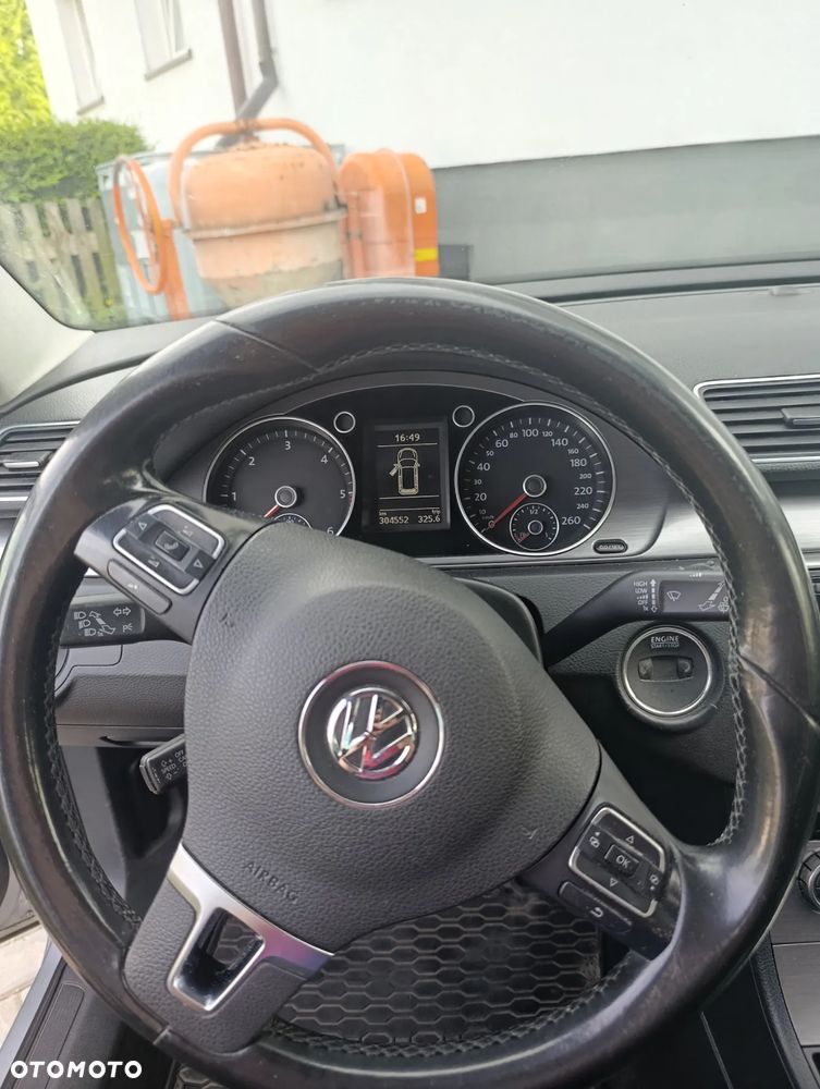 Volkswagen Passat - 9