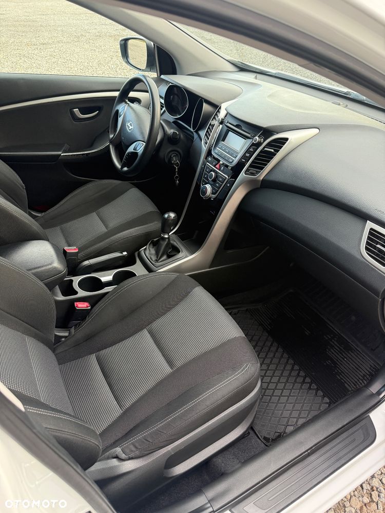 Hyundai i30 1.6 CRDi BlueDrive Classic + - 10