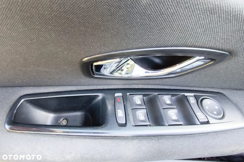 Renault Fluence - 11