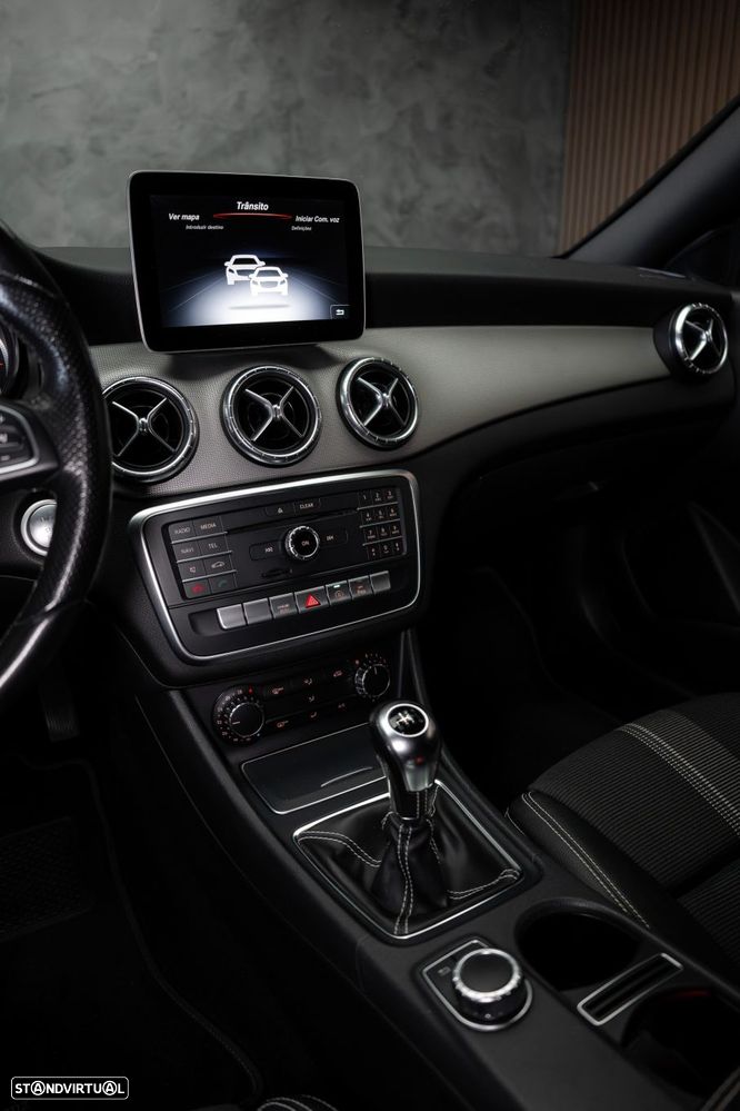 Mercedes-Benz CLA 180 d Urban - 42