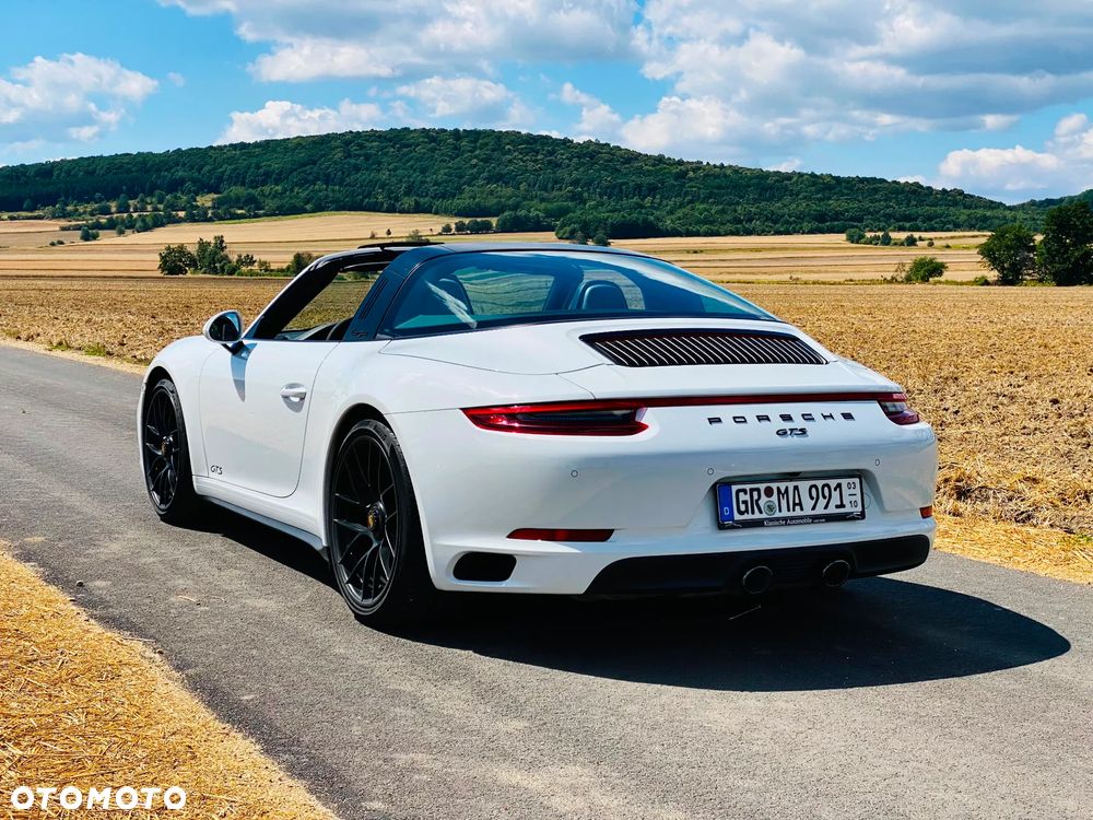 Porsche 911 Targa 4 GTS PDK - 18