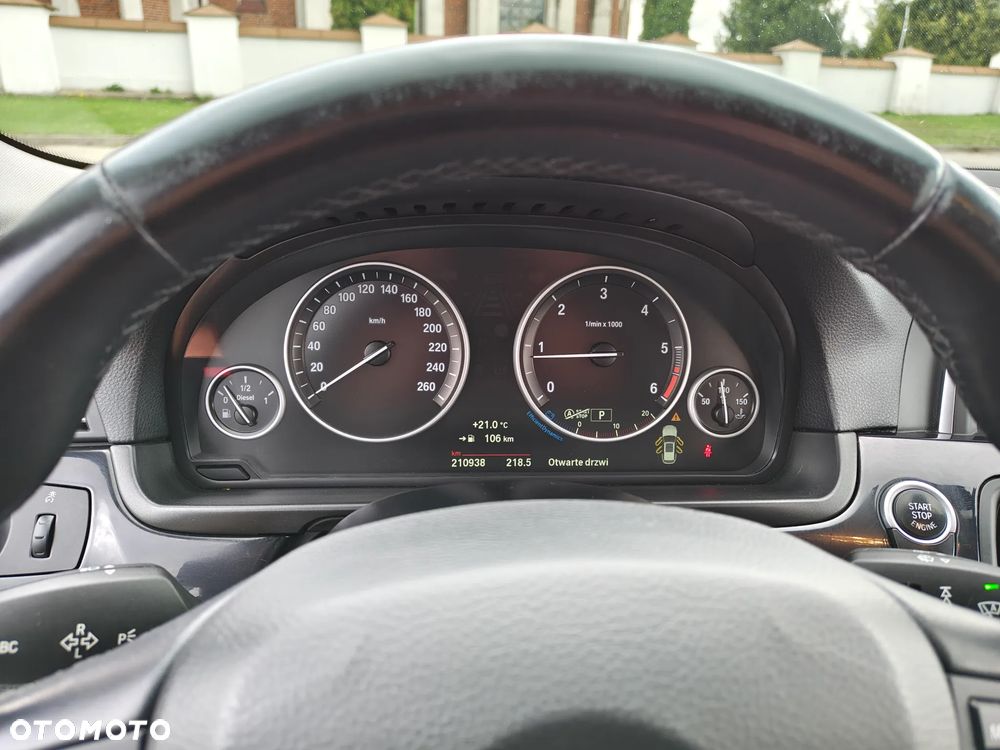 BMW Seria 5 520d xDrive - 36