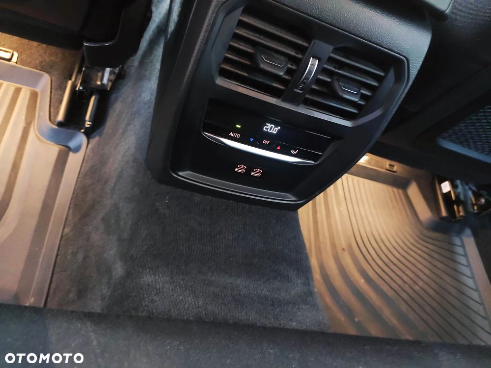 BMW Seria 3 318d Sport Line - 12