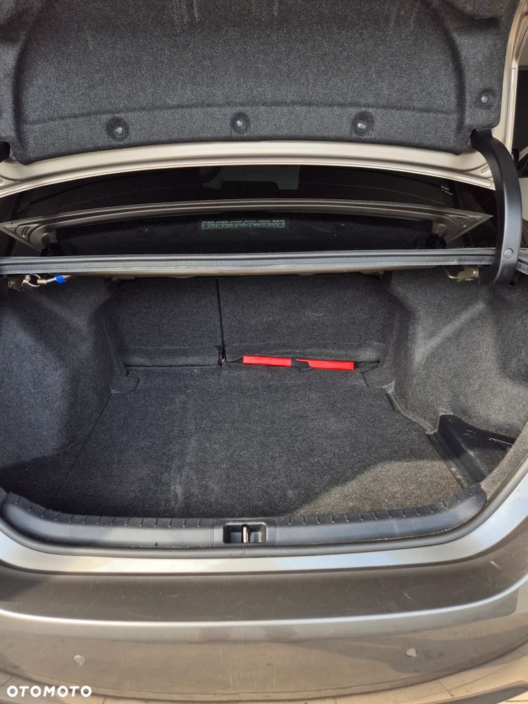 Toyota Corolla 1.6 Executive - 13