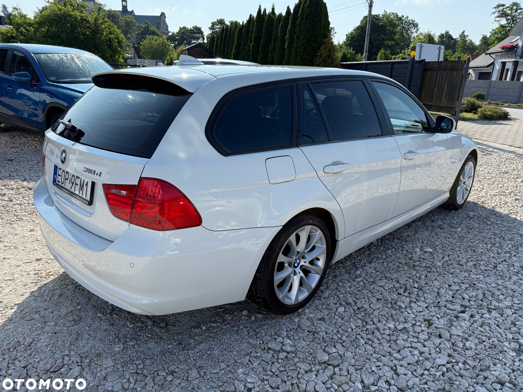 BMW Seria 3 318d DPF Touring Edition Exclusive - 3