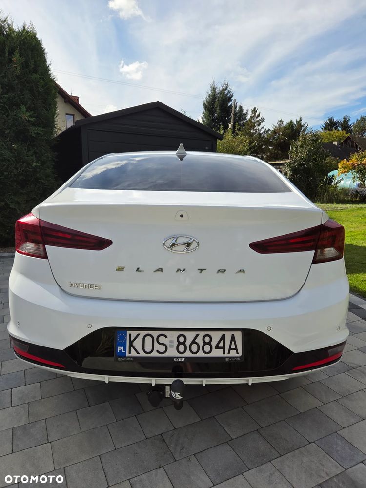 Hyundai Elantra - 10
