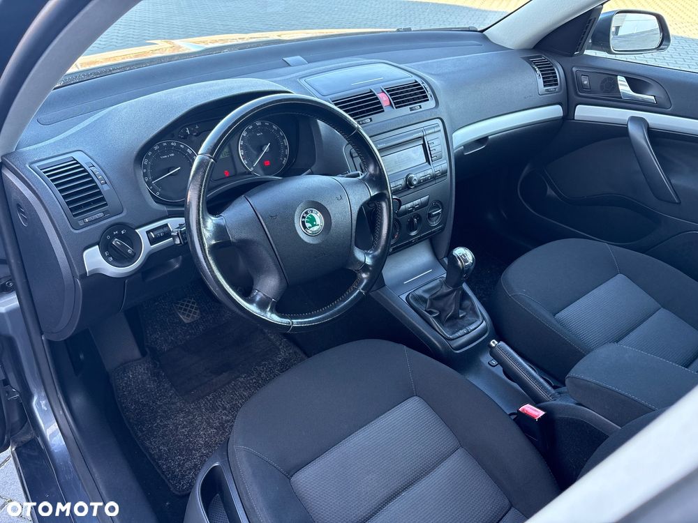 Skoda Octavia 1.6 Ambiente - 13
